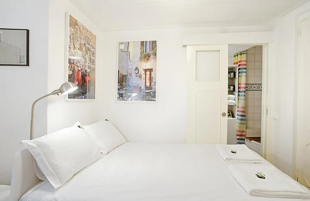 Bmyguest - Mouraria Central Apartment II-1